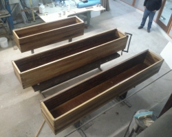 ΣΤΑΜΠΙ ΕΠΙΠΛΑ ΚΗΠΟΥ ΒΕΡΑΝΤΑΣ 04